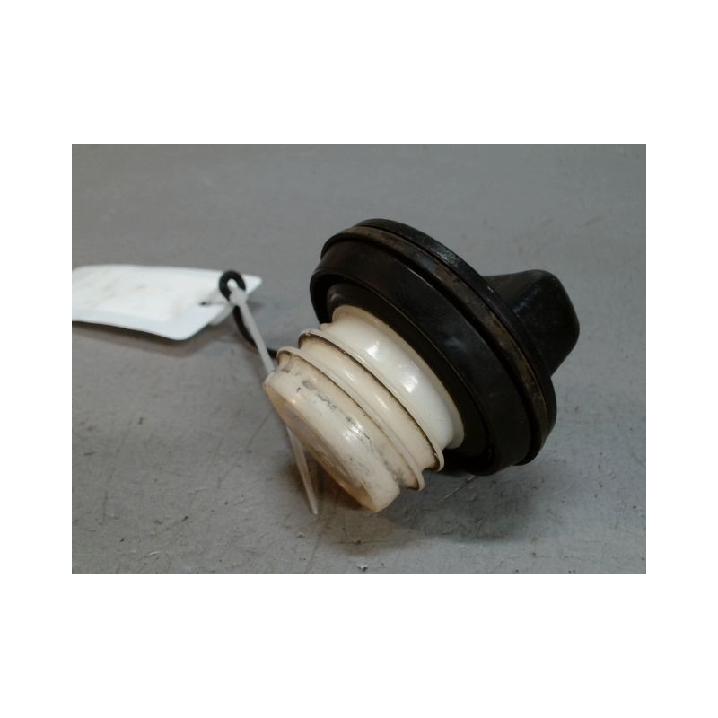 BOUCHON RESERVOIR A CARBURANT NISSAN NOTE