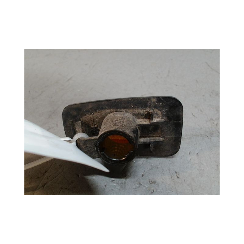 REPETITEUR AILE DROIT CITROEN SAXO -99