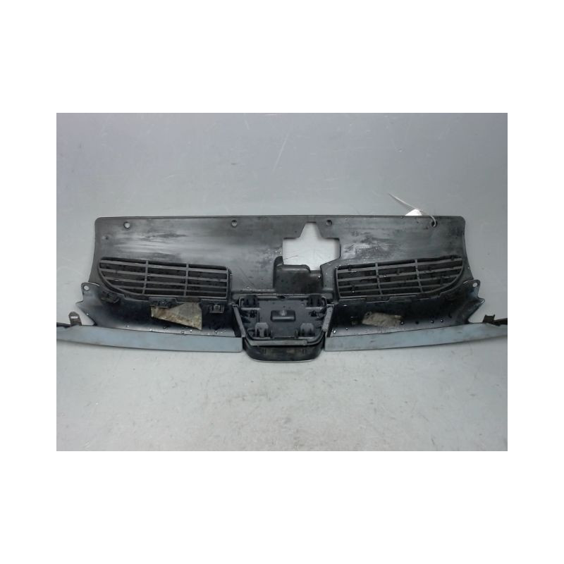 CALANDRE PEUGEOT 206 5P