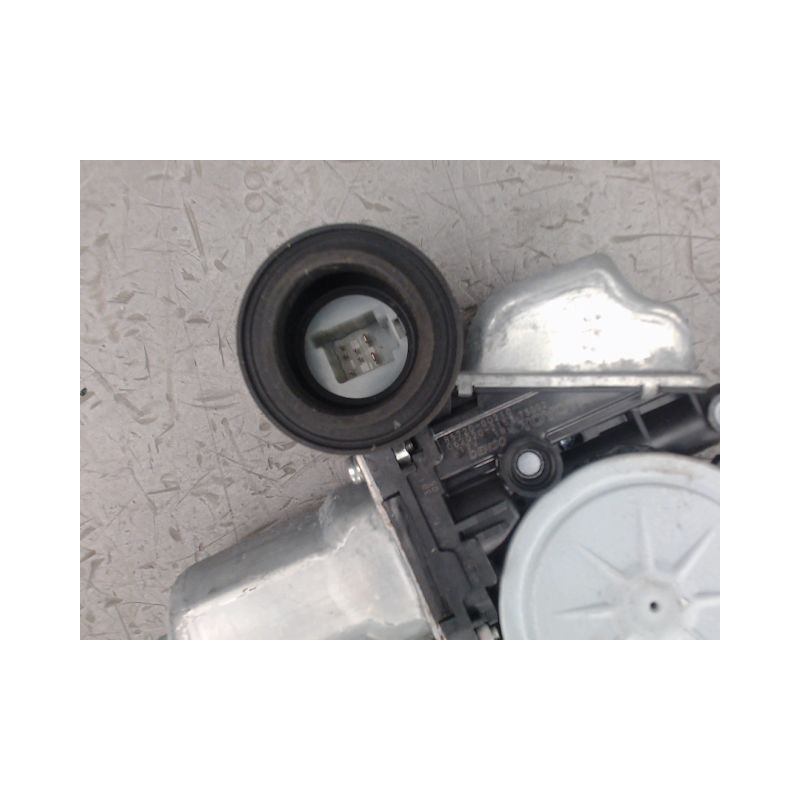 MECANISME LEVE-GLACE AVANT GAUCHE TOYOTA YARIS