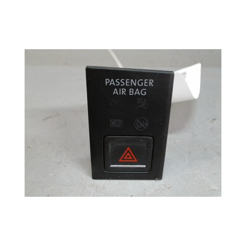 BOUTON DE WARNING VOLKSWAGEN GOLF