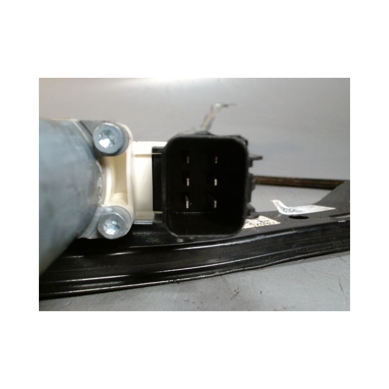 MECANISME+MOTEUR LEVE-GLACE AVANT DROIT FORD FOCUS
