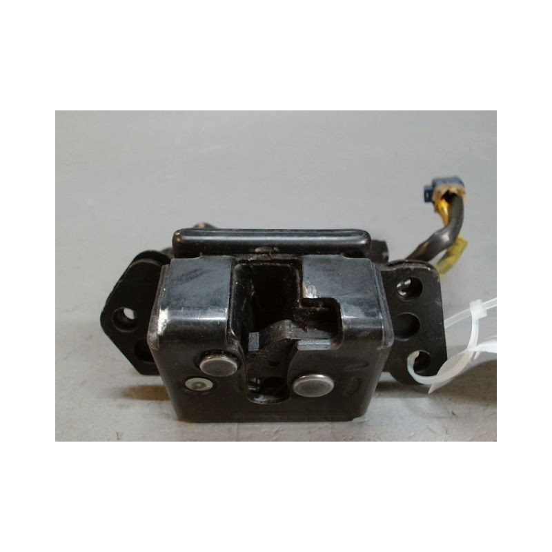 SERRURE HAYON  TOYOTA YARIS 2005-
