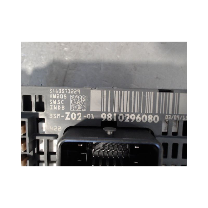 BOITE A FUSIBLES CITROEN C4