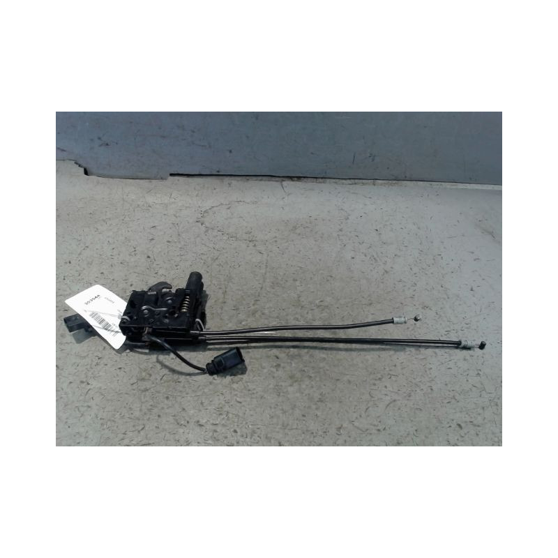 SERRURE CAPOT AUDI A1