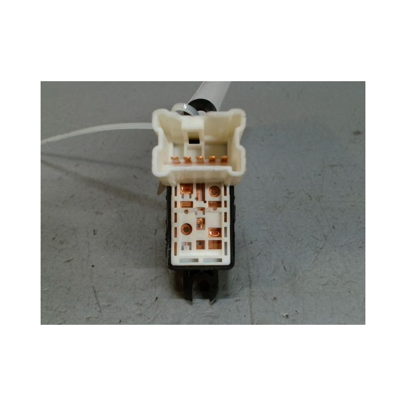 COMMANDE LEVE-GLACE PORTE AVD NISSAN MICRA