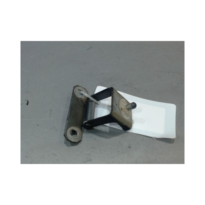 CHARNIERE HAYON G DACIA SANDERO
