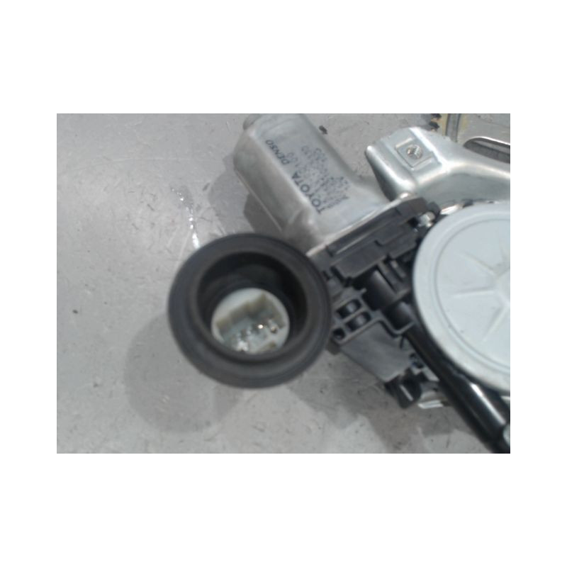 MECANISME+MOTEUR LEVE-GLACE AVANT DROIT TOYOTA YARIS