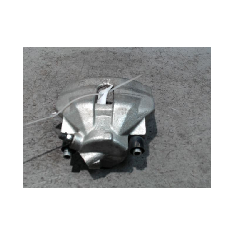 ETRIER DE FREIN AVANT DROIT SKODA SUPERB -08
