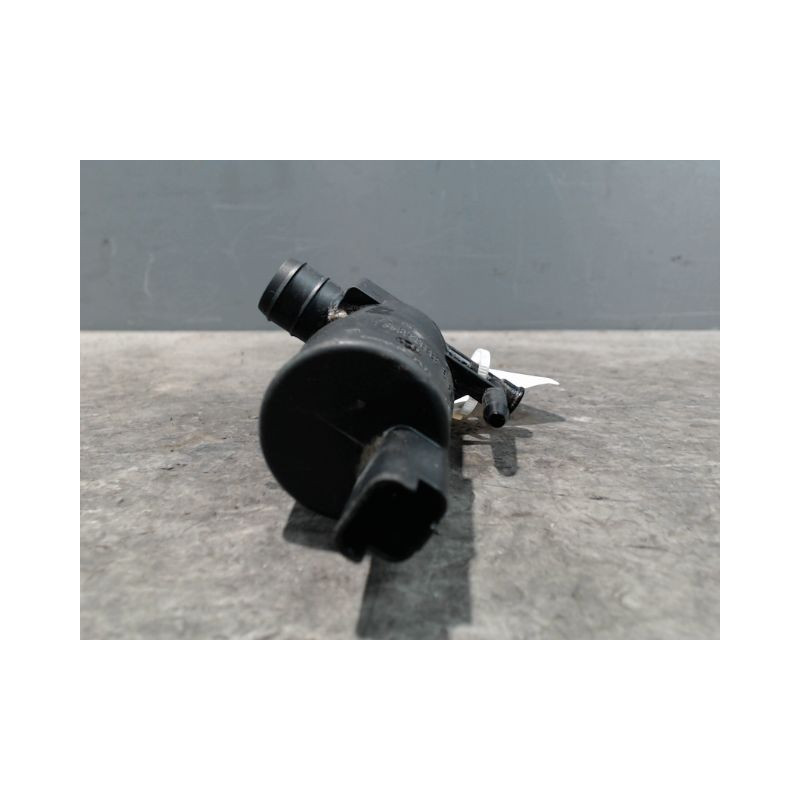 POMPE LAVE-GLACE AVANT RENAULT MASTER