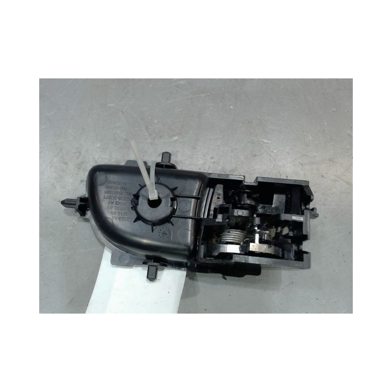 POIGNEE INTERIEURE PORTE AVANT GAUCHE TOYOTA YARIS