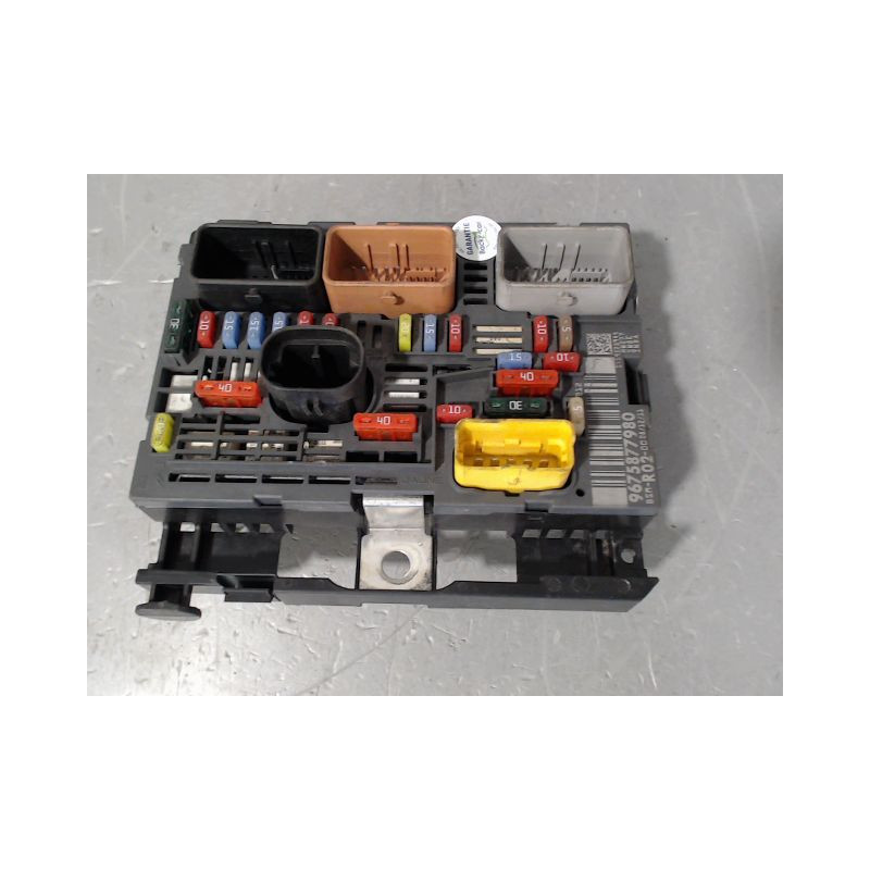 BOITE A FUSIBLES PEUGEOT 3008
