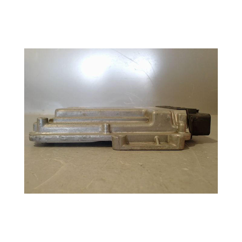CALCULATEUR MOTEUR RENAULT MEGANE