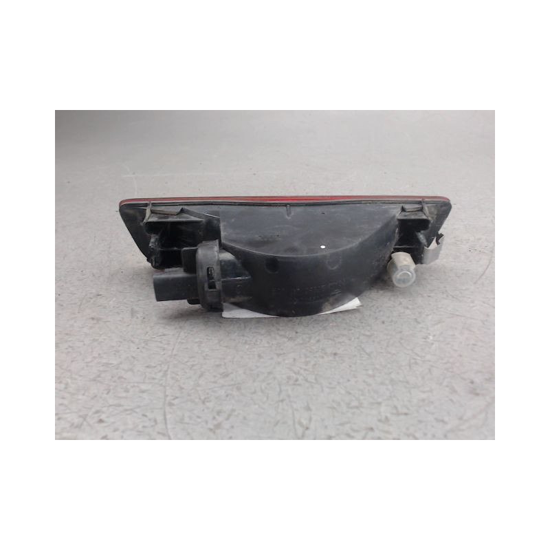 FEU BROUILLARD CENTRAL ARRIERE NISSAN QASHQAI
