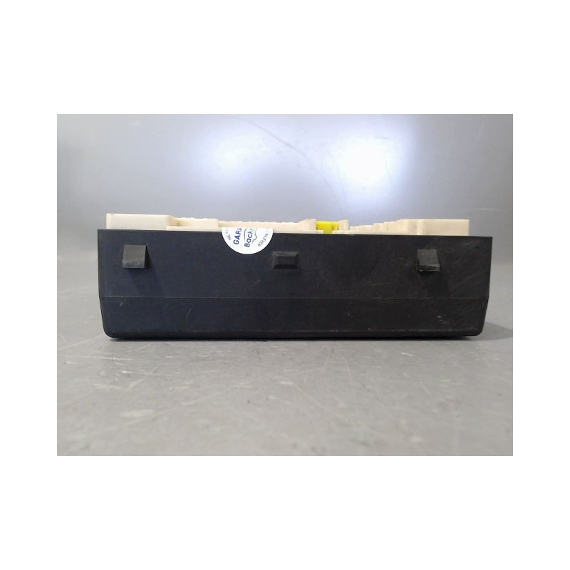 BOITE A FUSIBLES RENAULT MEGANE