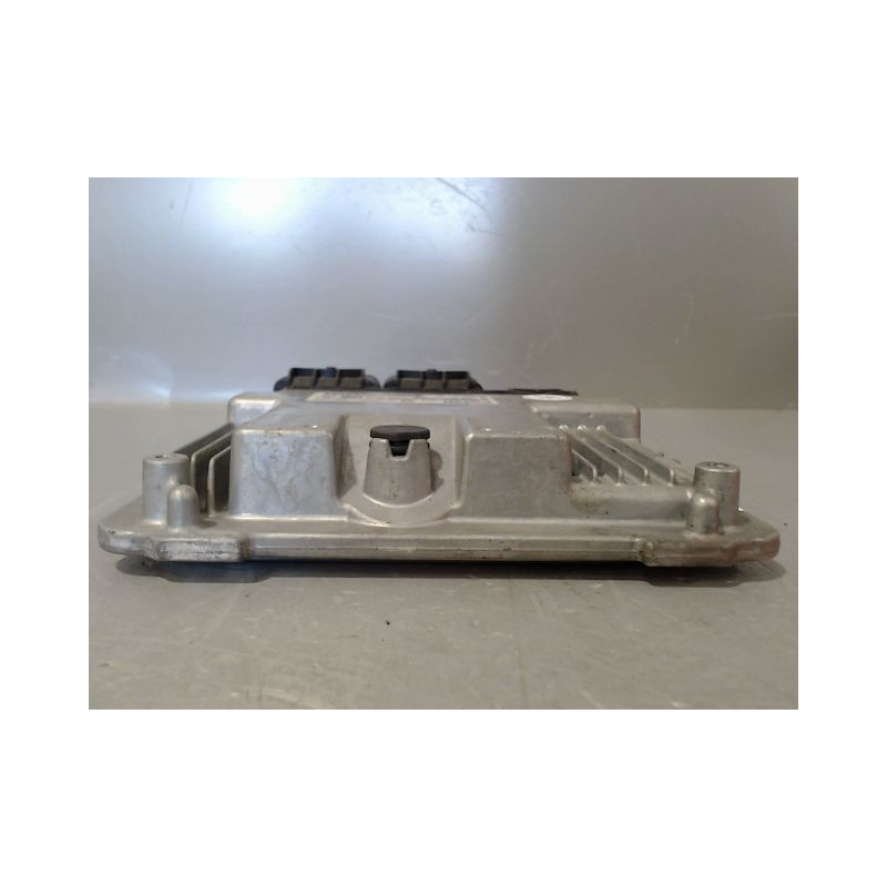 CALCULATEUR MOTEUR PEUGEOT 207