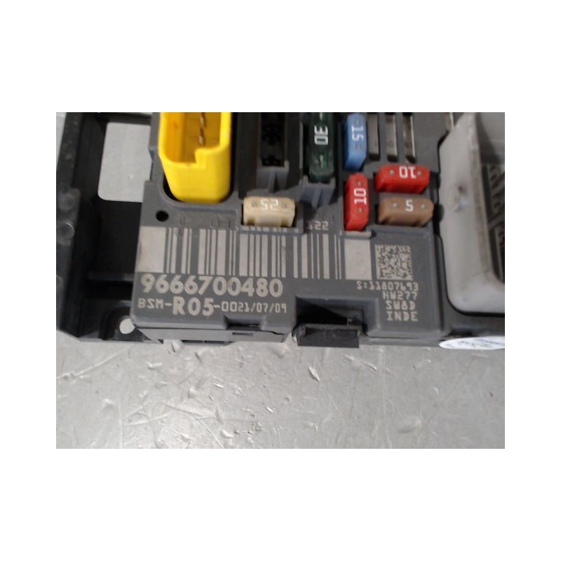 BOITE A FUSIBLES CITROEN C4