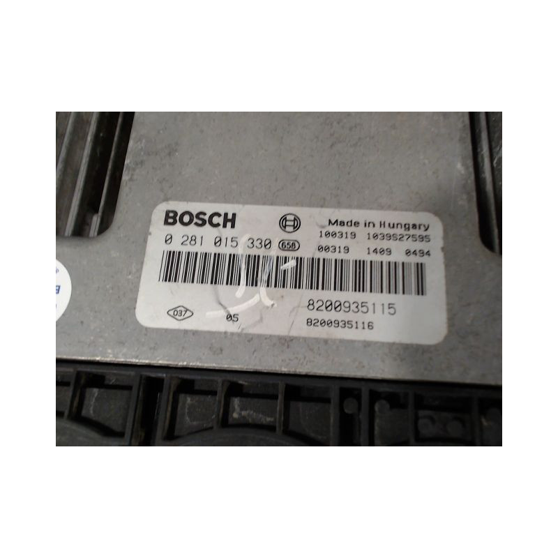 CALCULATEUR MOTEUR RENAULT TRAFIC