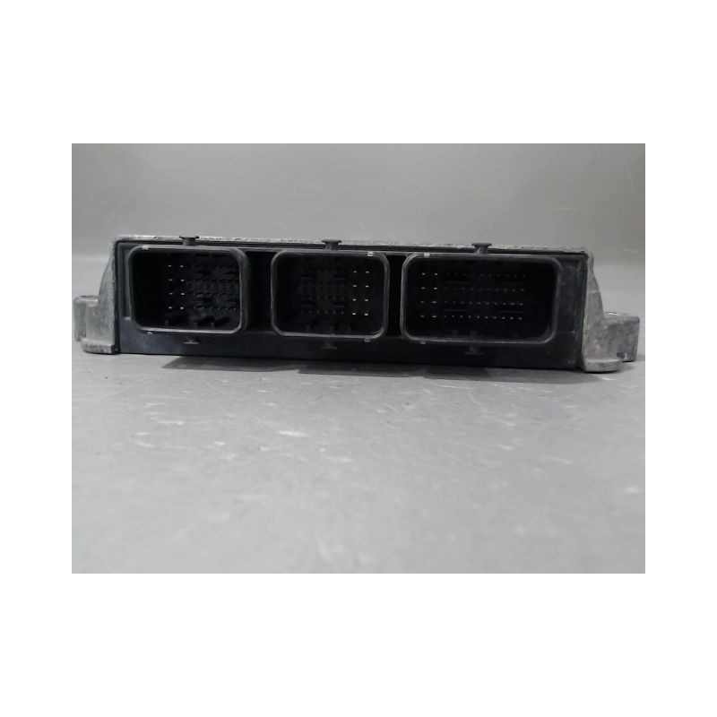 CALCULATEUR MOTEUR PEUGEOT 206