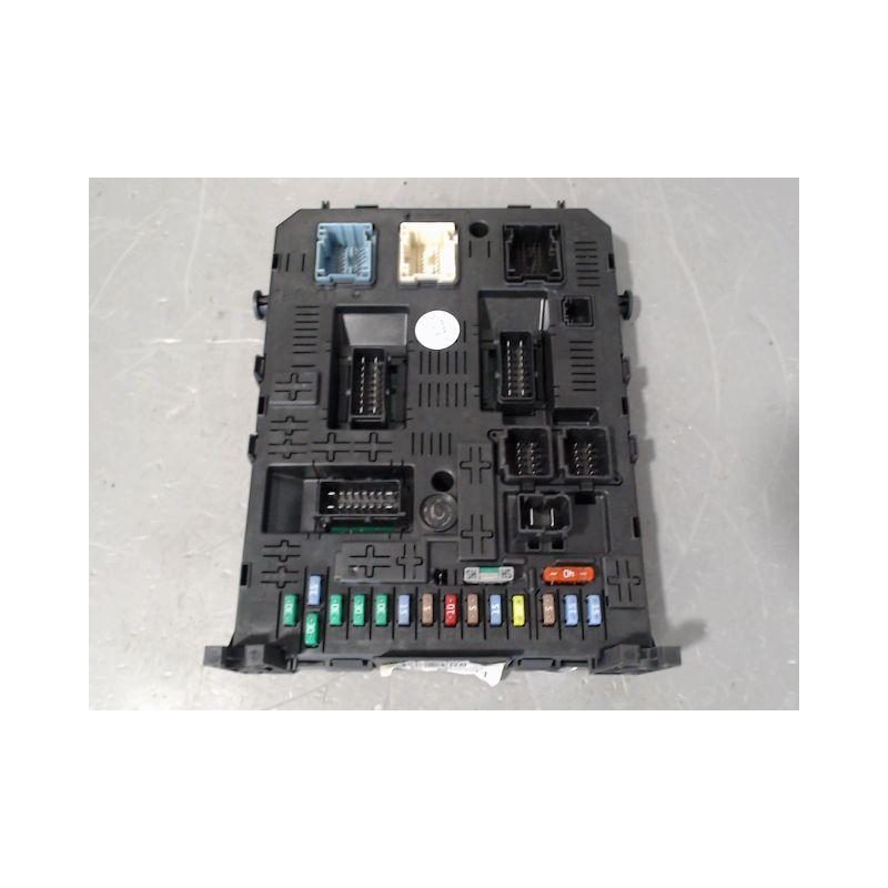 BOITIER GESTION HABITACLE PEUGEOT 5008