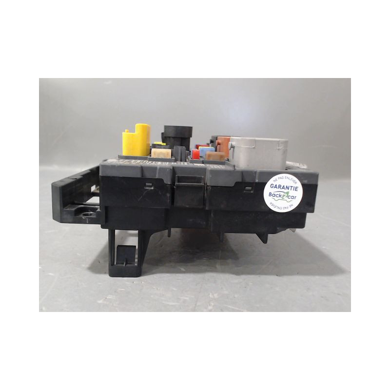 BOITE A FUSIBLES PEUGEOT 5008