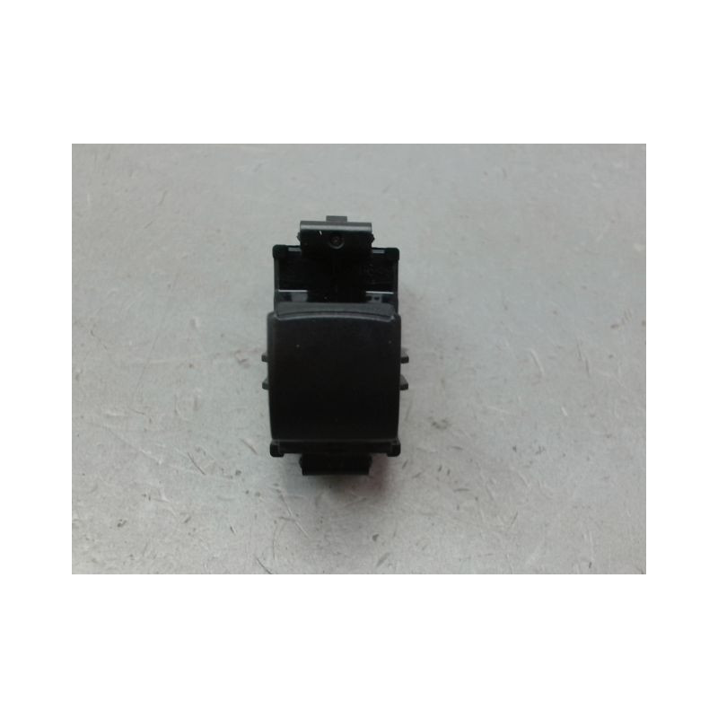 COMMANDE LEVE-GLACE PORTE ARG MITSUBISHI SPACESTAR