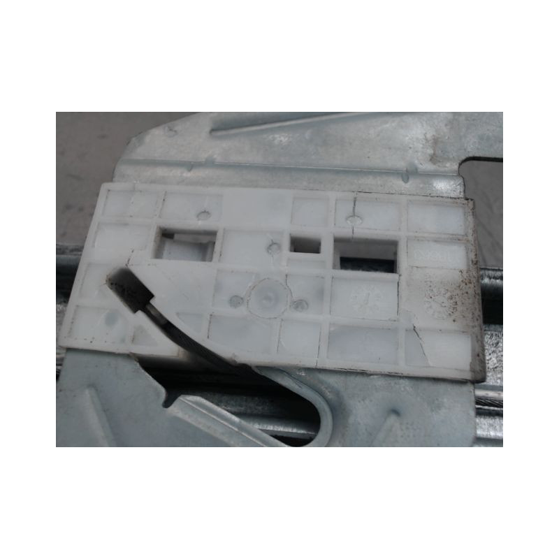 MECANISME LEVE-GLACE AVANT DROIT CITROEN C1