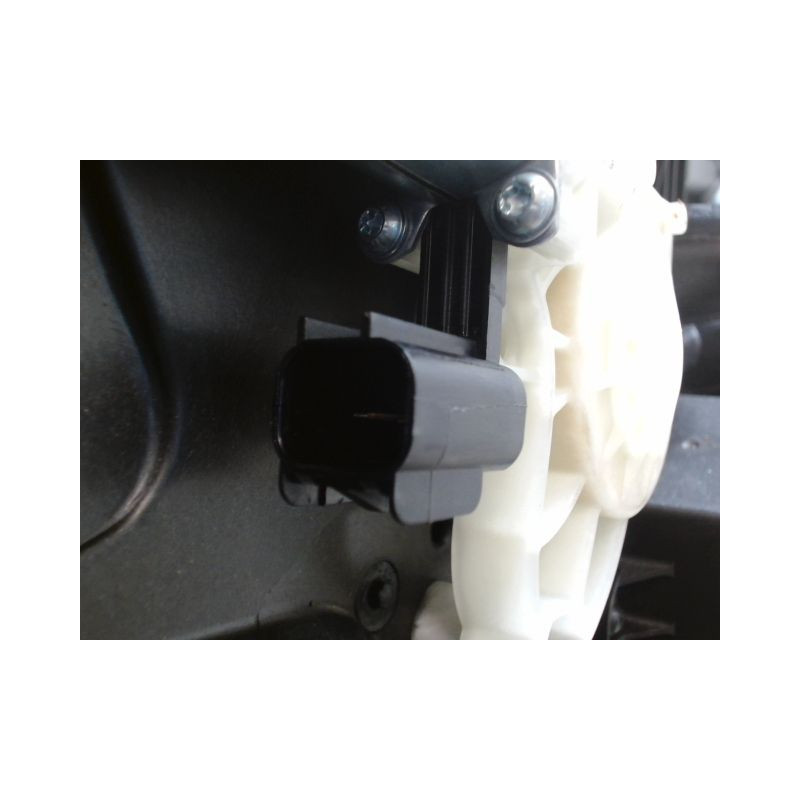 MECANISME+MOTEUR LEVE-GLACE ARRIERE DROIT FORD FIESTA 2010-