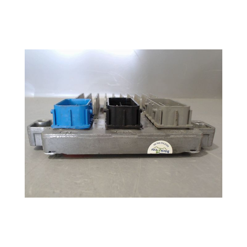 CALCULATEUR MOTEUR OPEL CORSA