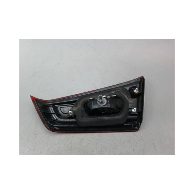 FEU ARRIERE INTERIEUR GAUCHE MITSUBISHI ASX