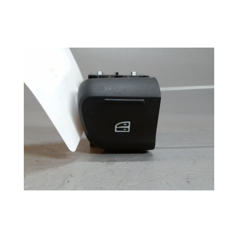 COMMANDE LEVE-GLACE PORTE AVG DACIA SPRING