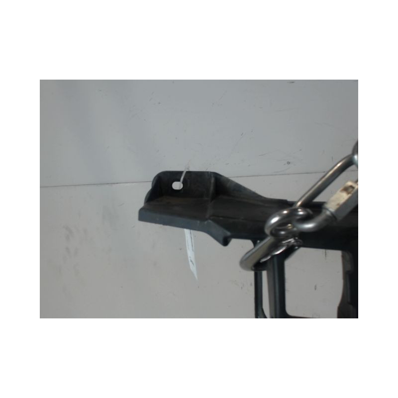 SUPPORT CENTRAL PARE-CHOC ARRIERE  PEUGEOT 207 3P