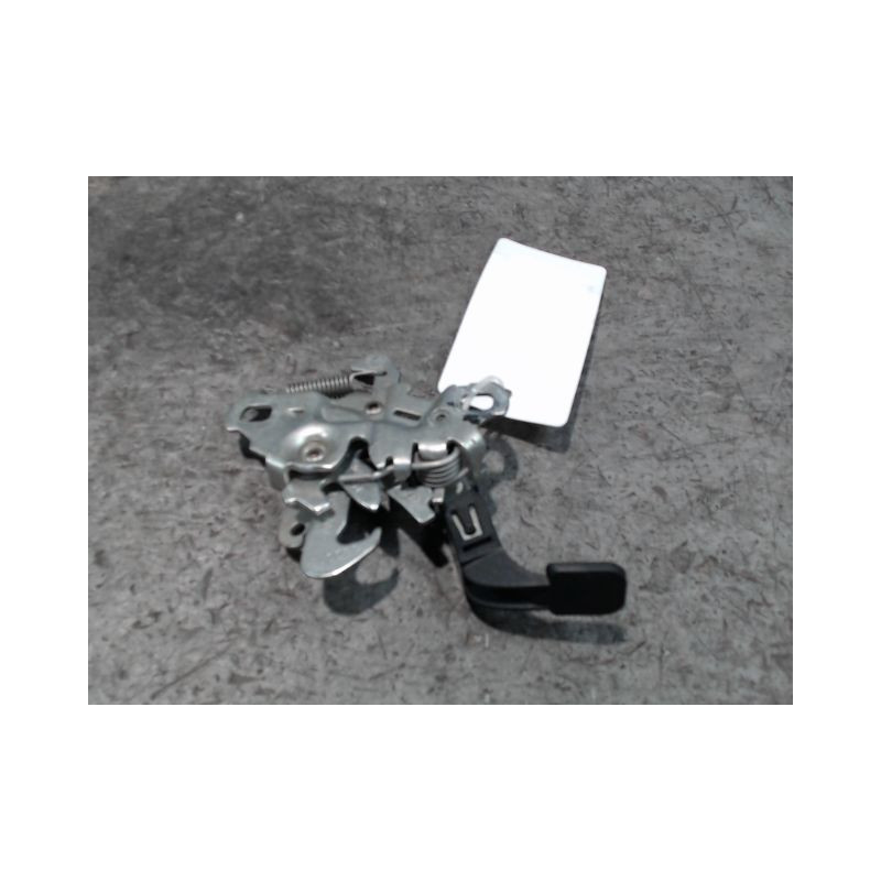 SERRURE CAPOT AIXAM S10