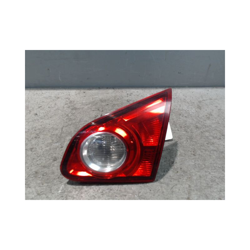FEU ARRIERE INTERIEUR DROIT NISSAN QHASQAI 2007-