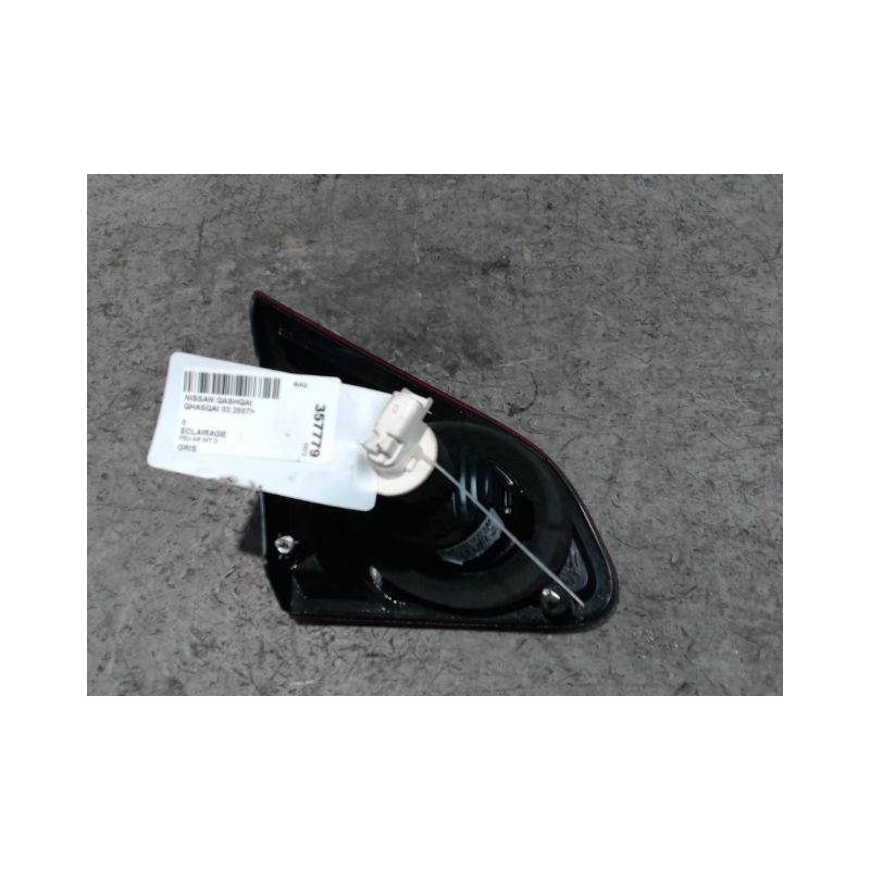 FEU ARRIERE INTERIEUR DROIT NISSAN QHASQAI 2007-