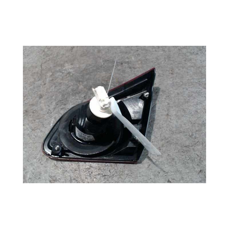 FEU ARRIERE INTERIEUR GAUCHE NISSAN QHASQAI 2007-