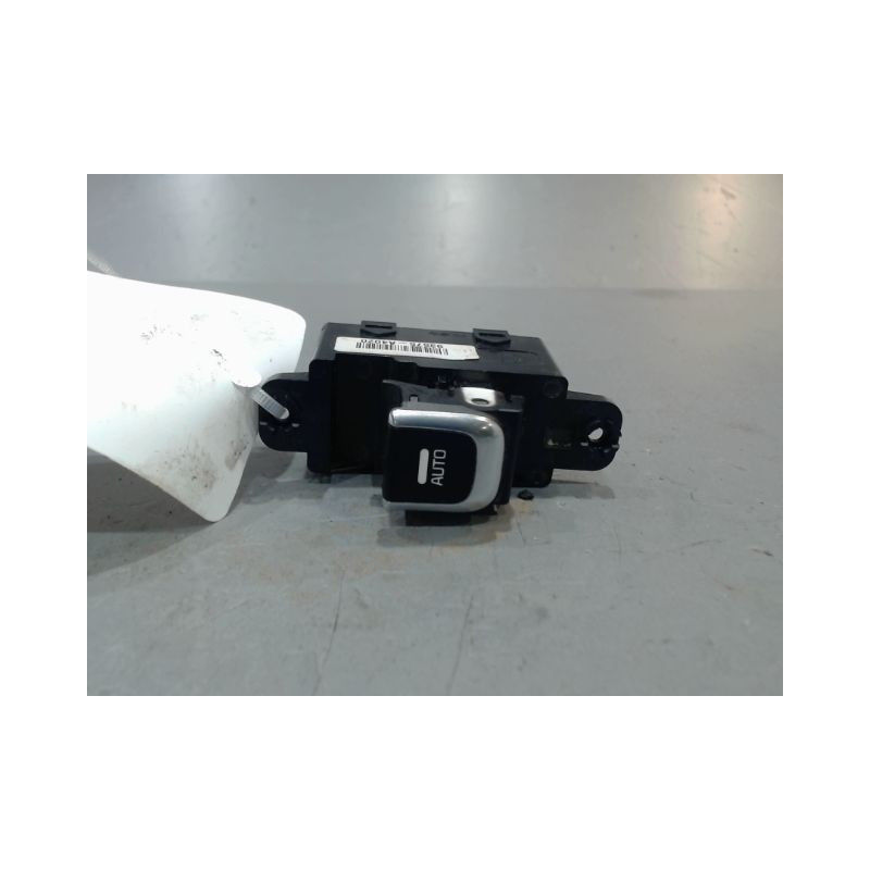 COMMANDE LEVE-GLACE PORTE AVD KIA CARENS