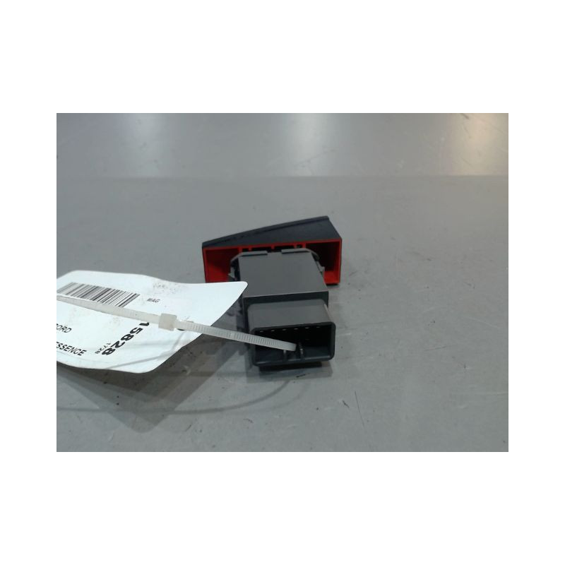 BOUTON DE WARNING CHEVROLET SPARK