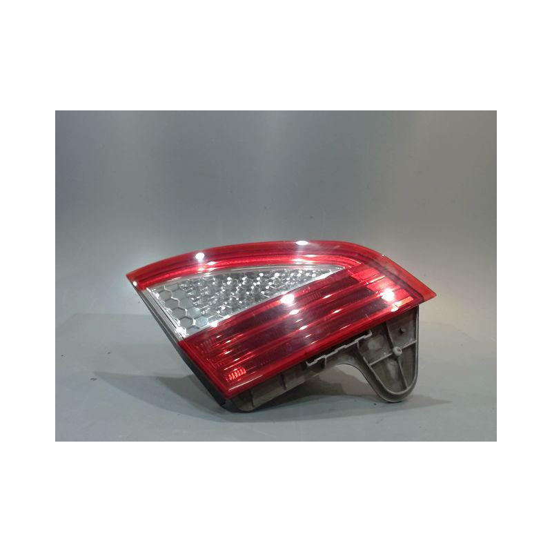 FEU ARRIERE INTERIEUR DROIT FORD MONDEO