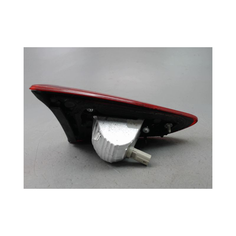FEU ARRIERE INTERIEUR DROIT MAZDA MAZDA 2