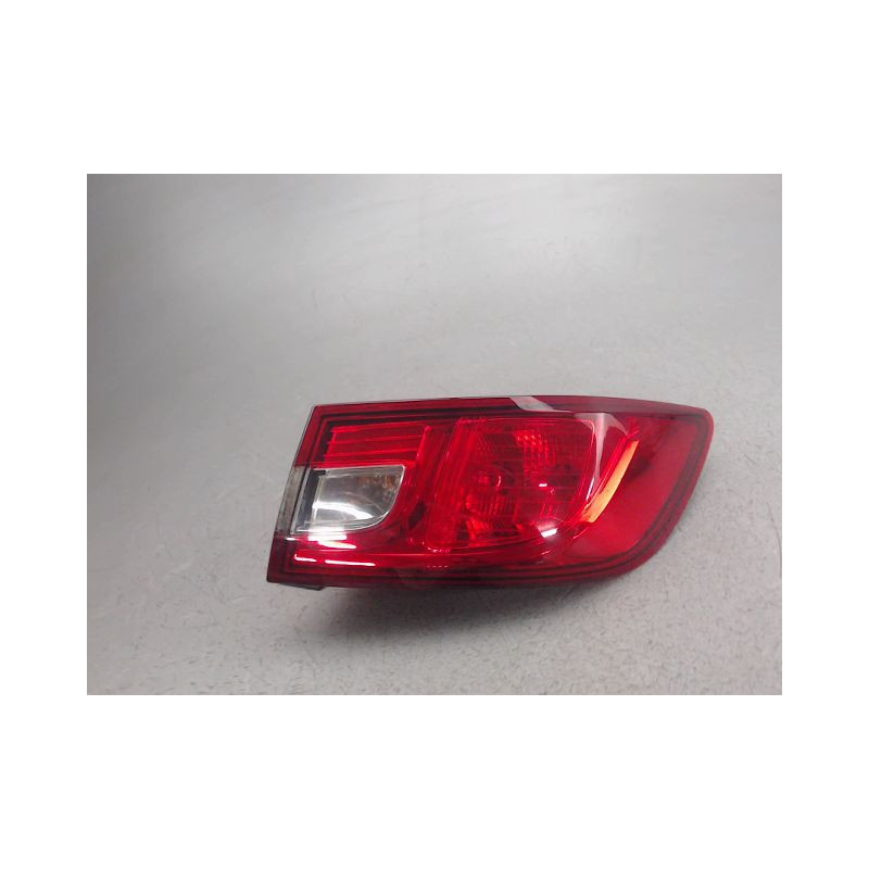 FEU ARRIERE DROIT RENAULT CLIO