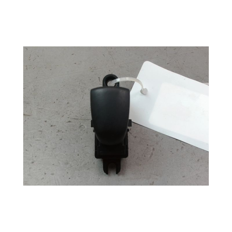 COMMANDE LEVE-GLACE PORTE ARD NISSAN JUKE