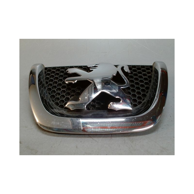 SIGLE CALANDRE PEUGEOT 5008 2009-