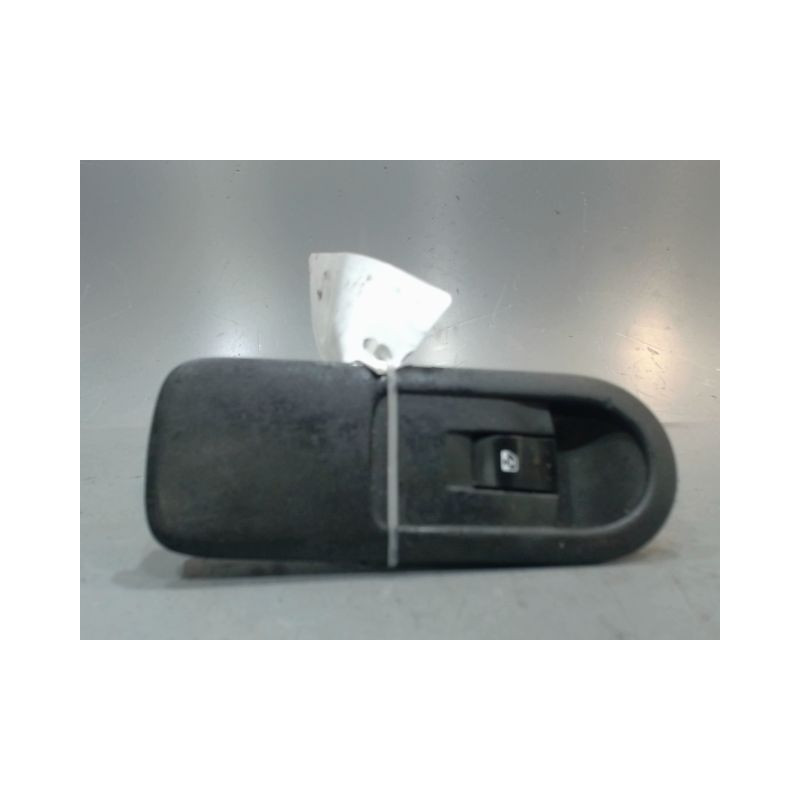 COMMANDE LEVE-GLACE PORTE AVD RENAULT MEGANE
