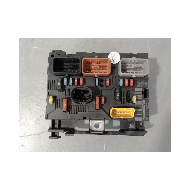 BOITE A FUSIBLES PEUGEOT 307