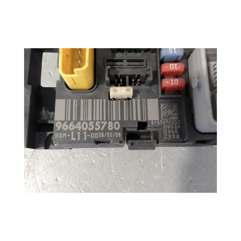 BOITE A FUSIBLES PEUGEOT 307