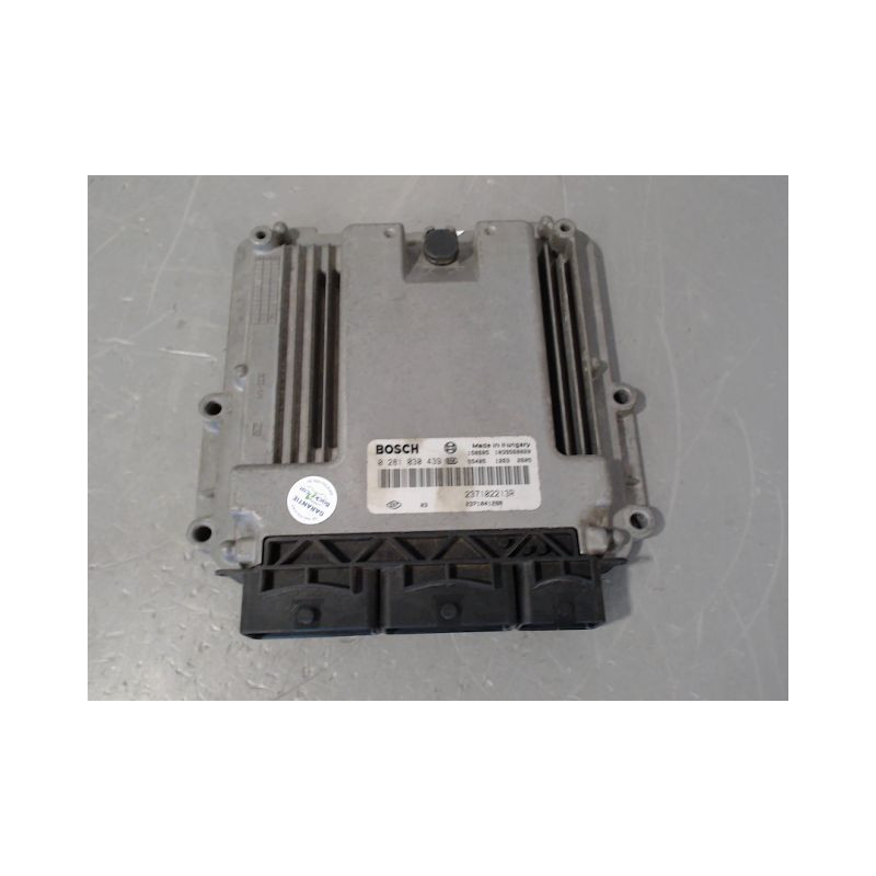 CALCULATEUR MOTEUR DACIA LOGAN