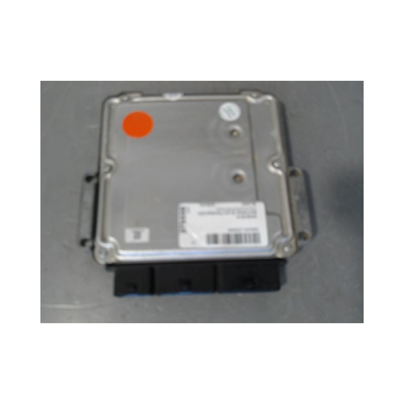 CALCULATEUR MOTEUR DACIA LOGAN