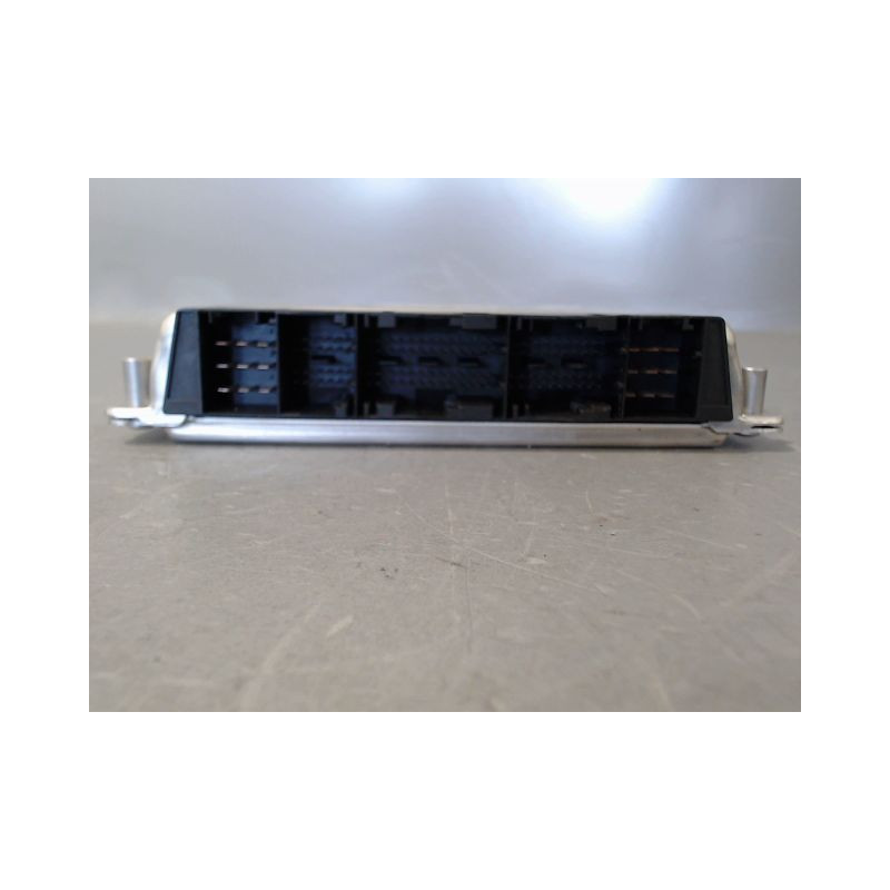 CALCULATEUR MOTEUR LAND ROVER FREELAND.