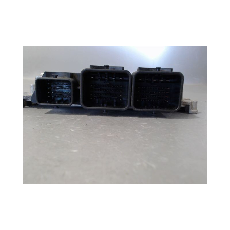 CALCULATEUR MOTEUR PEUGEOT 207